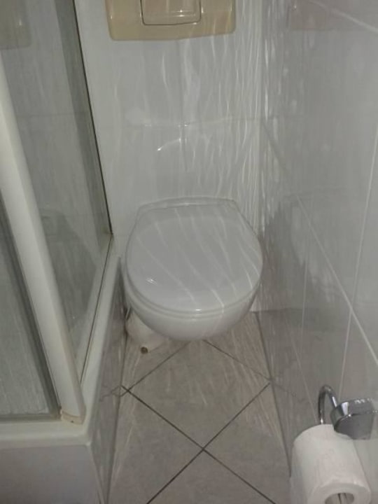  Vorsicht: Zugang zur Toilettenur für Schlanke! Bungalow Park Colibri