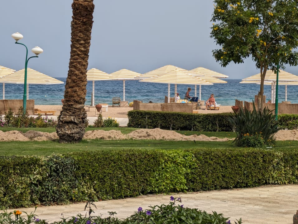 Strand Menaville Safaga