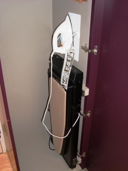 Hosenbügler Radisson Blu Hotel Köln