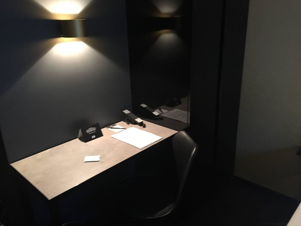 Schreibtisch zum Arbeiten Hotel ZOE by AMANO
