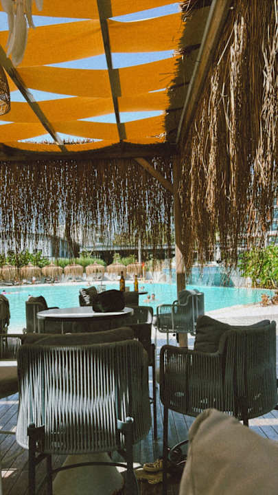 Pool Lago Hotel