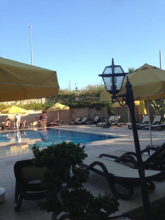Pool L'Oceanica Beach Resort