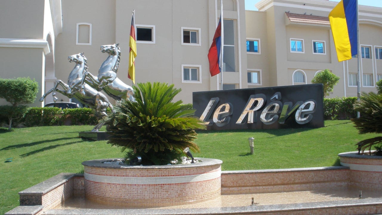 Eingang Premier Le Reve Hotel & Spa