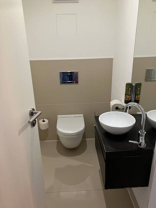 Zimmer Goodman's Living Apartments