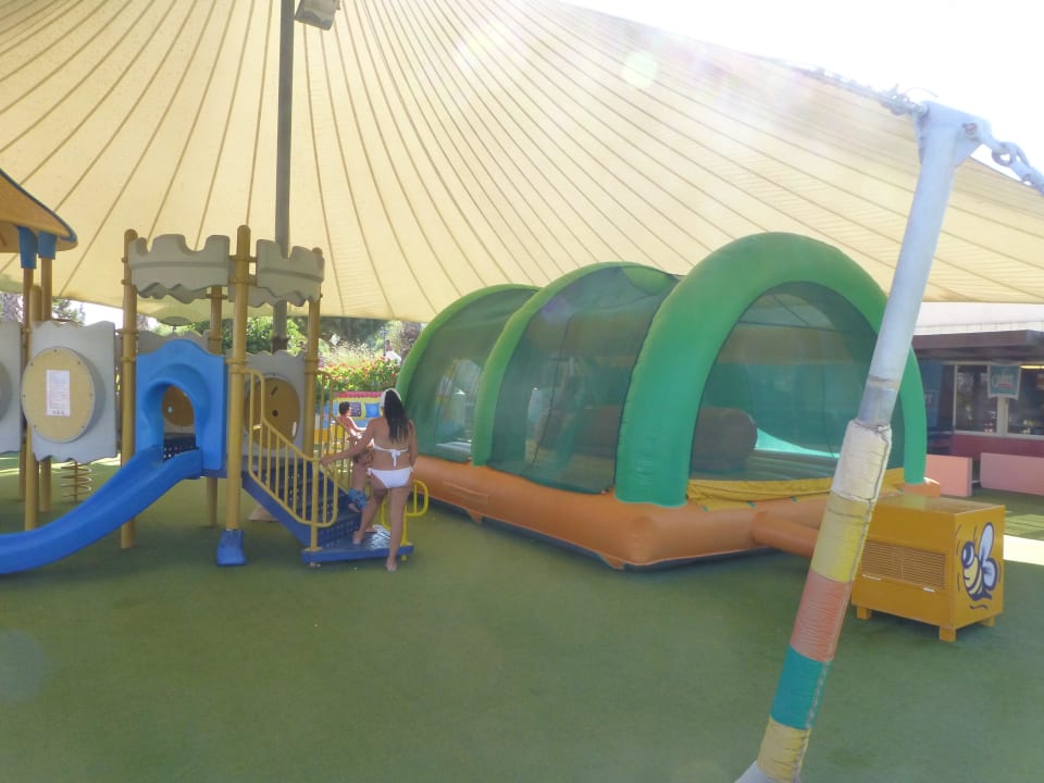 Überdachter Spielplatz Esperides Beach Resort