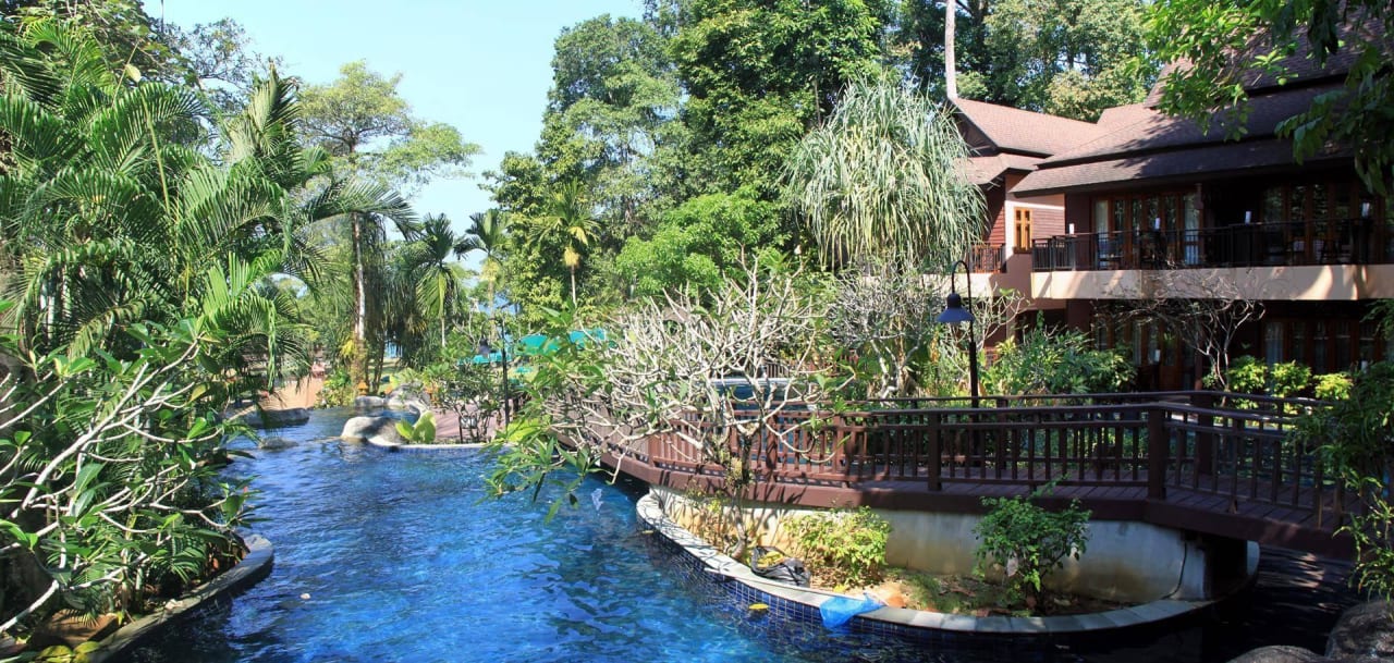 Pool & Hotelzimmer  - unterer Teil vom Hotel Khao Lak Merlin Resort