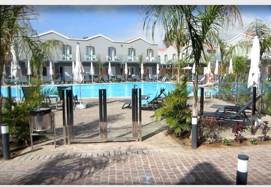 Der erste Blick... LIVVO Los Calderones