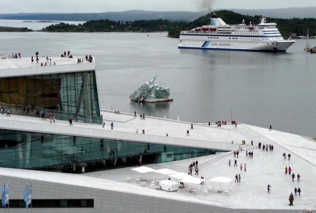 Opera and Crown of Scandinavia Thon Hotel Opera