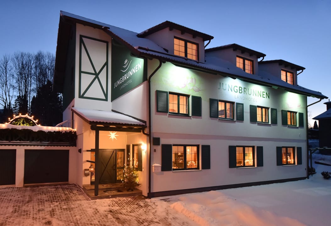 Außenansicht Landhotel Jungbrunnen