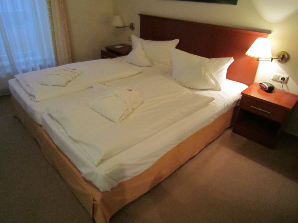 Doppelbett Hotel Wyndham Garden Quedlinburg Stadtschloss
