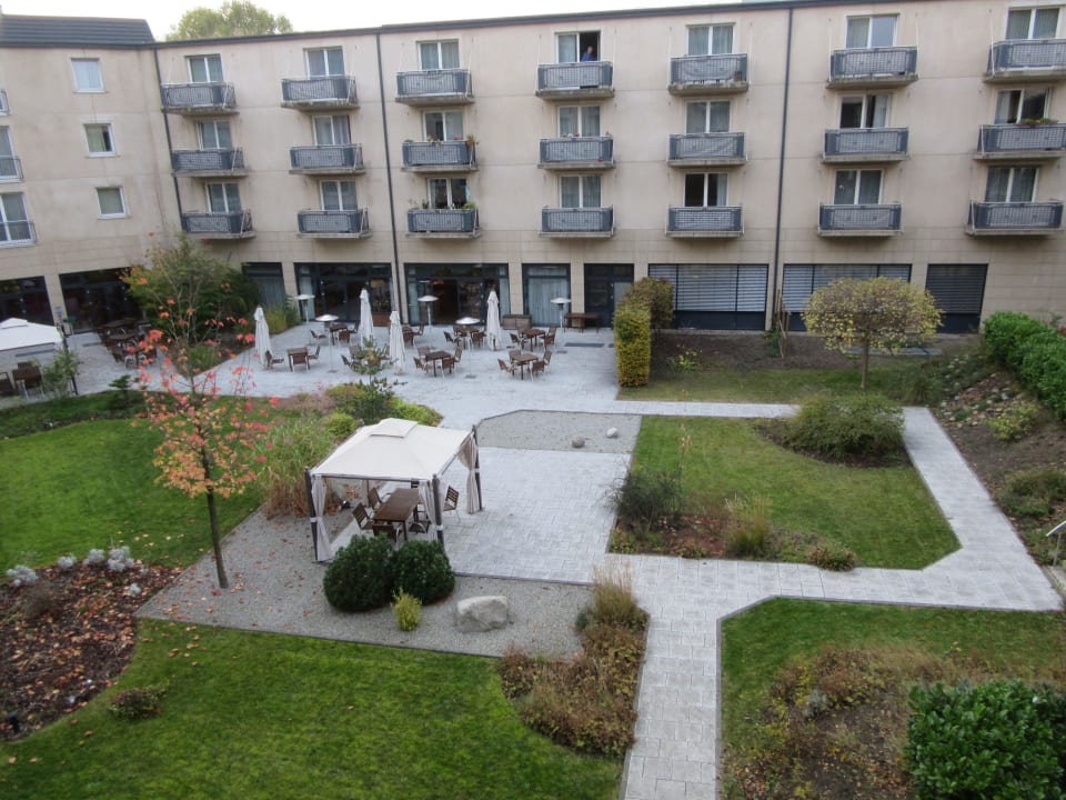 Blick auf den Innenhof Victor's Residenz-Hotel Berlin Mitte