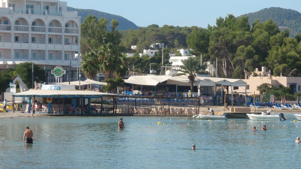 Unsere Strandbar es Pouet Hotel Osiris