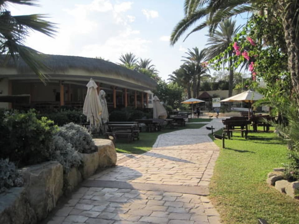 Weg zum Restaurant TUI MAGIC LIFE Africana