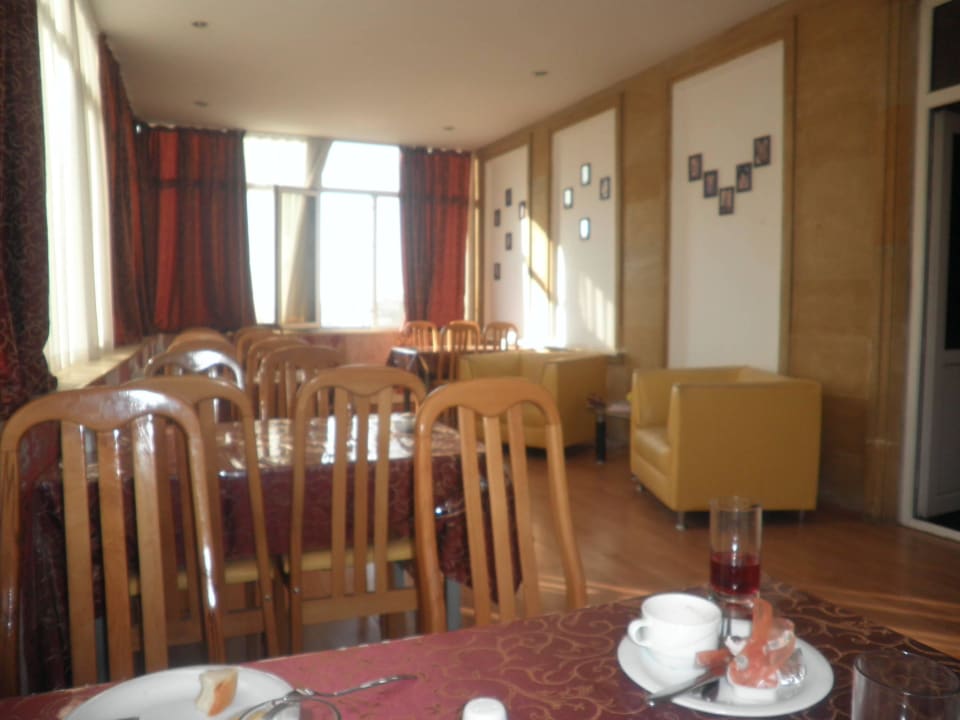 Aufenthaltsraum und Frühstücksraum King Palace Hotel