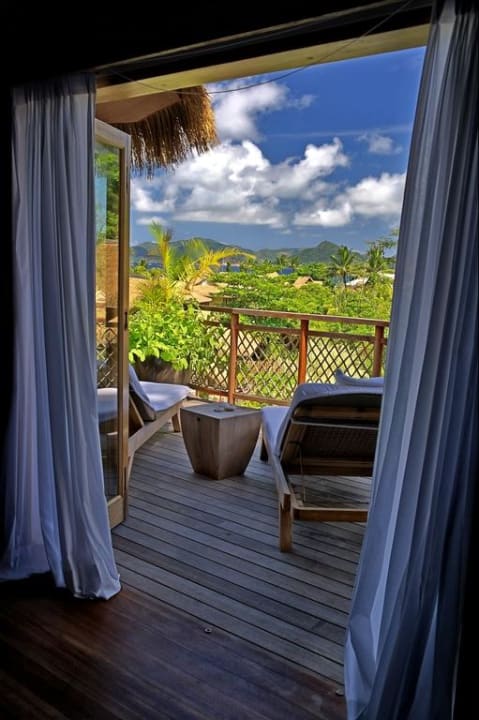 Blick vom Bett auf Terrasse zum Meer Le Domaine de l'Orangeraie