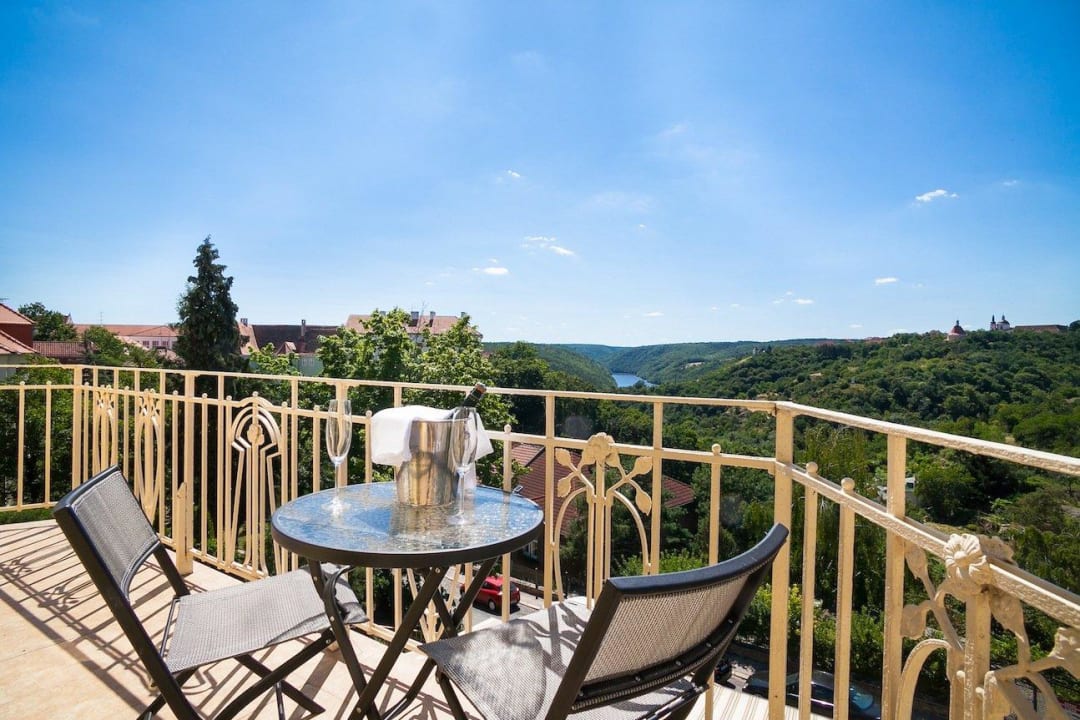 Balkón v růžovém pokoji Hotel Kateřina