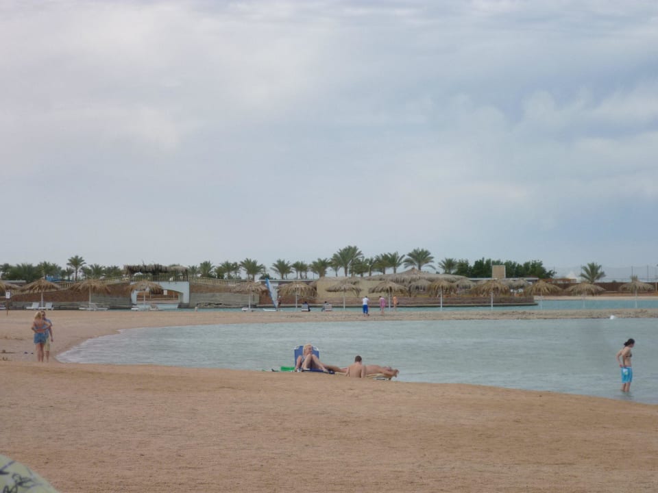 Strand, Richtung Aquapark JAZ Aquamarine Resort