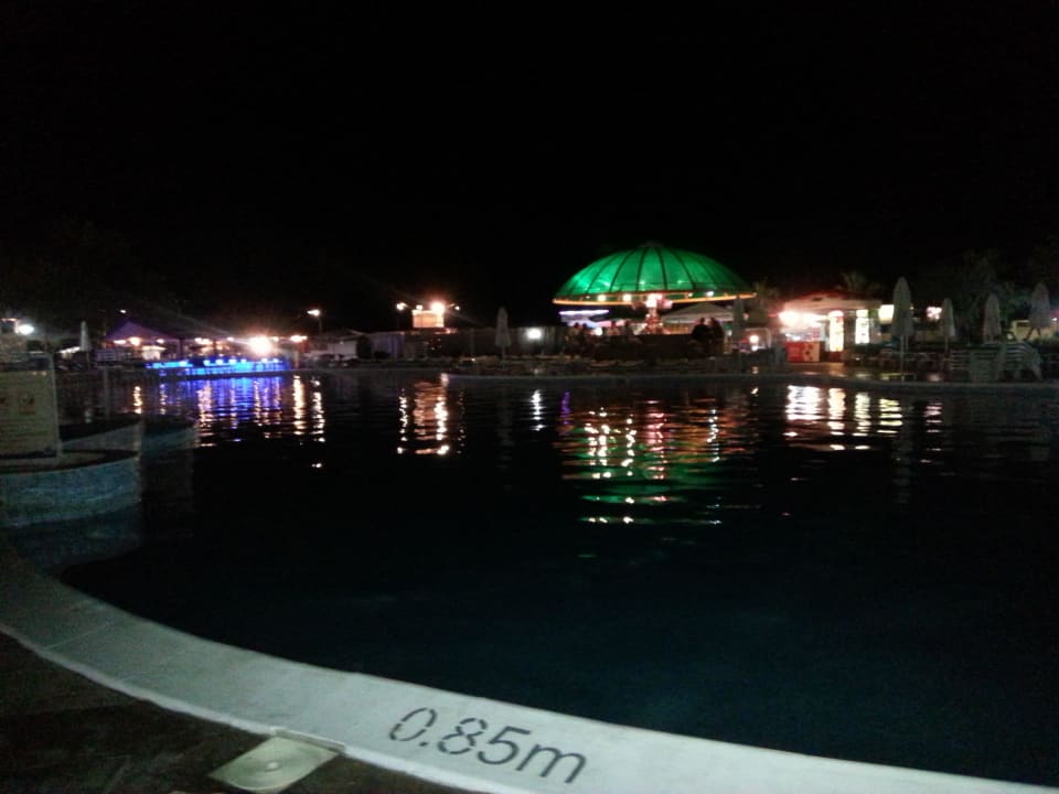 Bar przy basenie Slavyanski Hotel