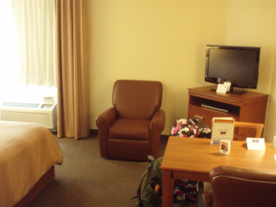 Tisch und TV Candlewood Suites Ft Myers I-75