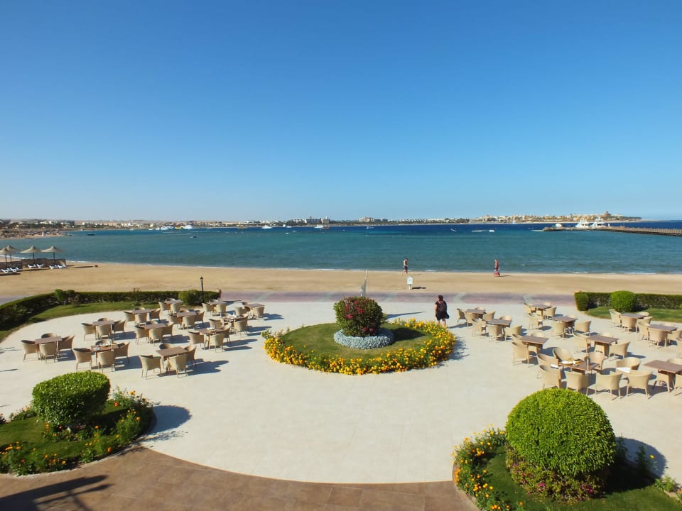 Terrasse des Strandrestaurants Cleopatra Luxury Resort Makadi Bay