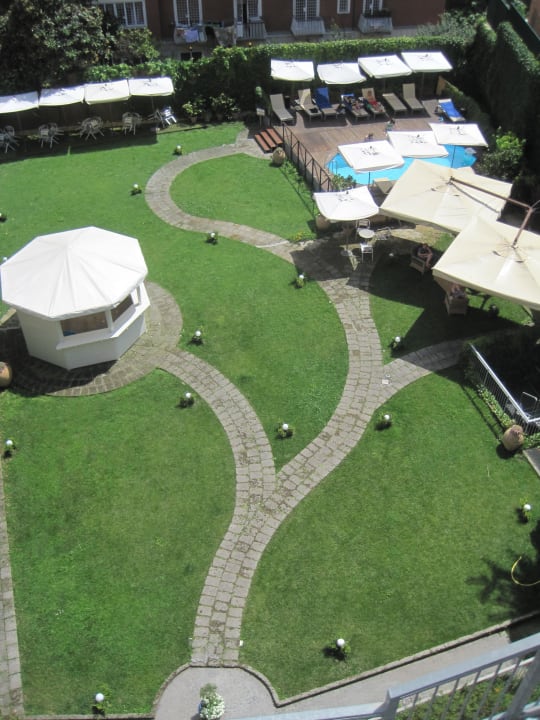 Garten mit Pool Grand Hotel Tiberio