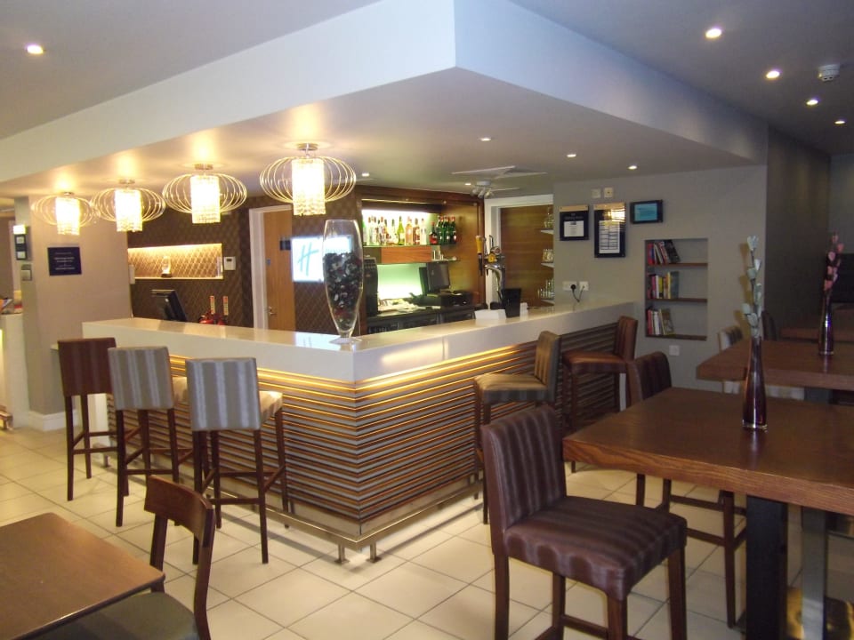 Bar Holiday Inn Express London Croydon