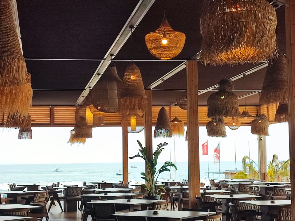 Gastro Jacaranda Luxury Resort