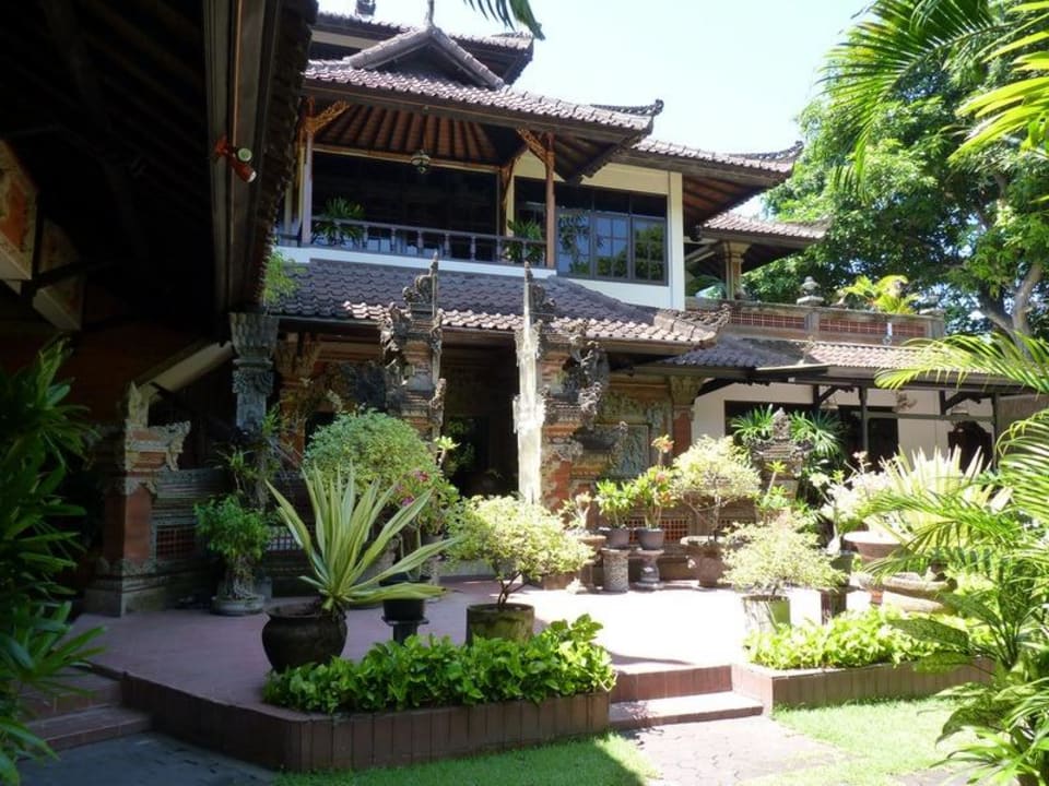 Blick zur Lobby Hotel Ari Putri