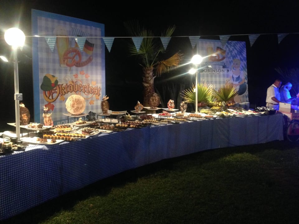 Oktoberfest am Abend ROBINSON SARIGERME PARK