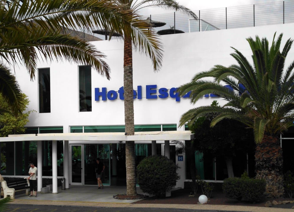Vor dem Hotel allsun App.-Hotel Esquinzo Beach