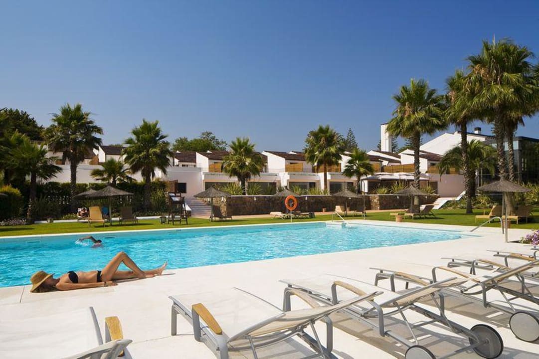 Piscina NH Sotogrande