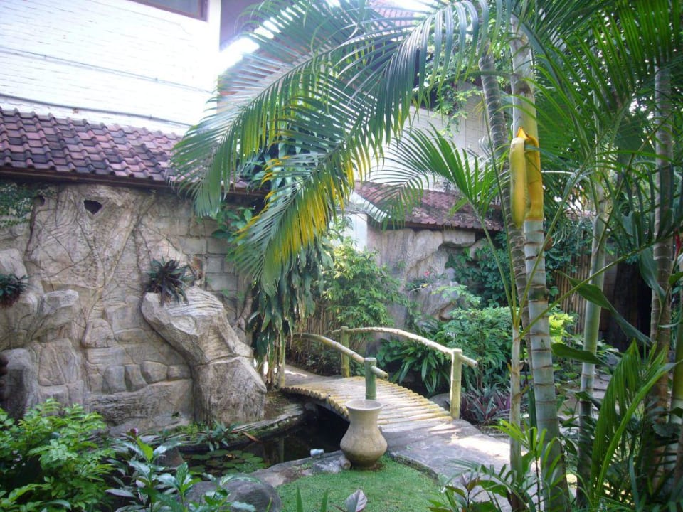 Blick von den Standard - Bungalows auf den Garten Maharta Beach Resort