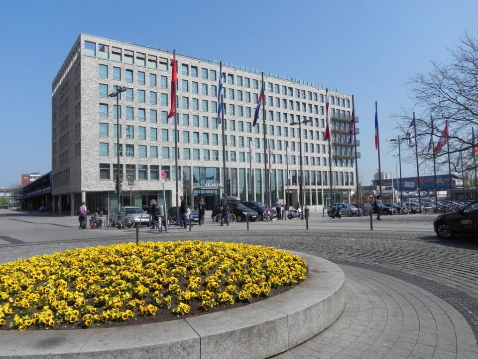 Ansicht vom Kielerbahnhof auf das Hotel ATLANTIC Hotel Kiel