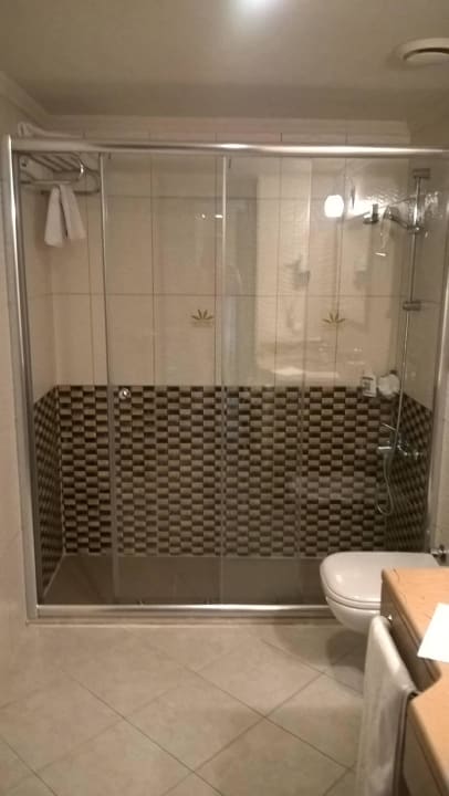 Familienzimmer 3318 - Dusche Aydinbey Kings Palace & Spa