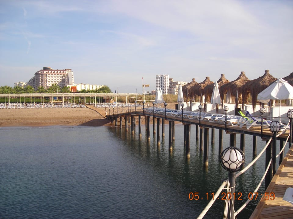 Hotel et ponton Saturn Palace Resort Hotel