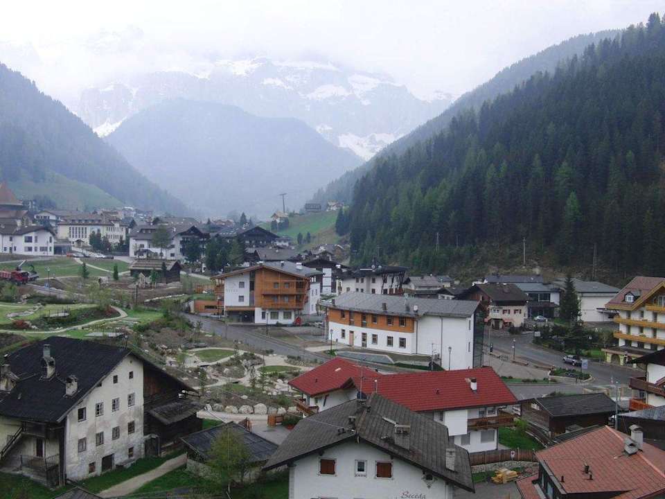 Blick ins Zentrum von Wolkenstein Residence Zirmei