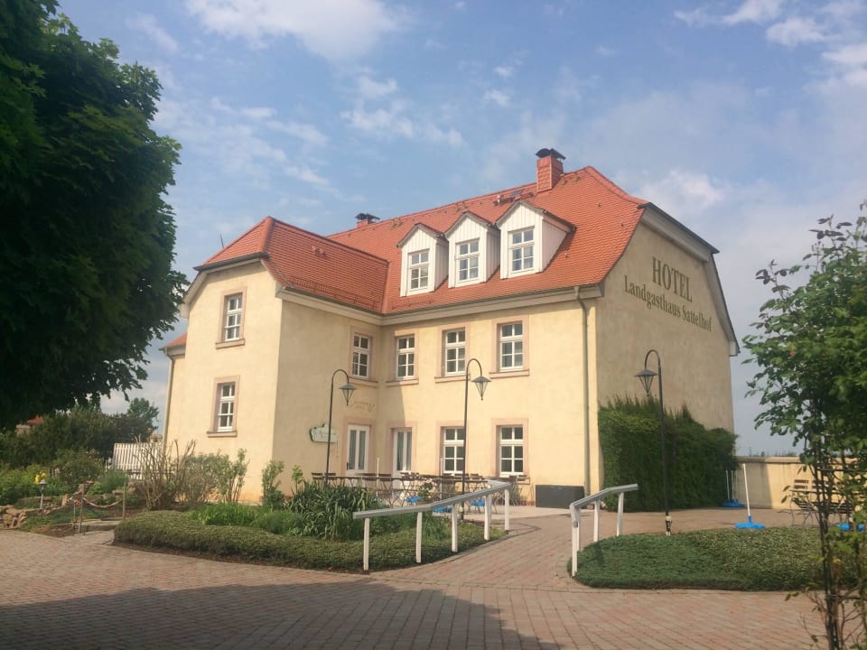 Außenansicht Landgasthaus Sattelhof
