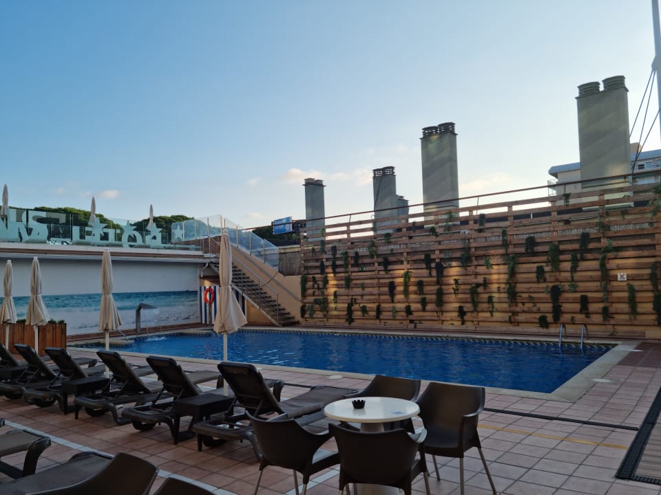 Pool ALEGRIA Maripins