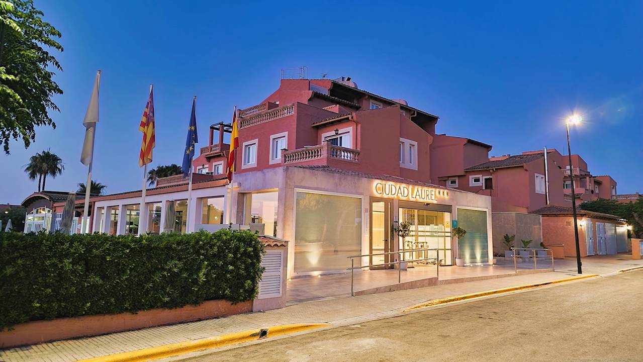 Außenansicht Aparthotel Ciudad Laurel