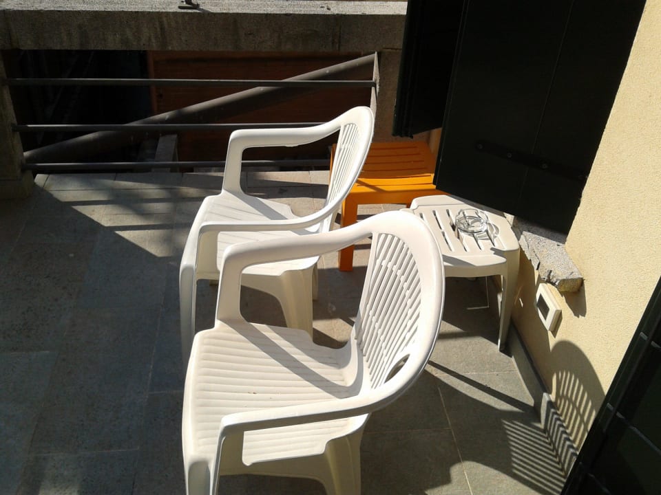 Stühle auf dem Balkon Hotel Antigo Trovatore