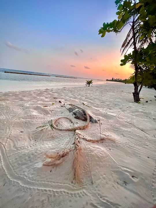 Strand Kuredu Island Resort & Spa