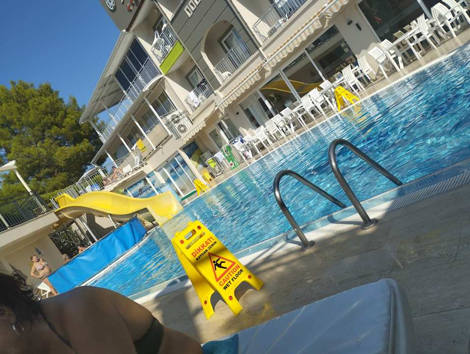 Pool Rich Melissa Hotel