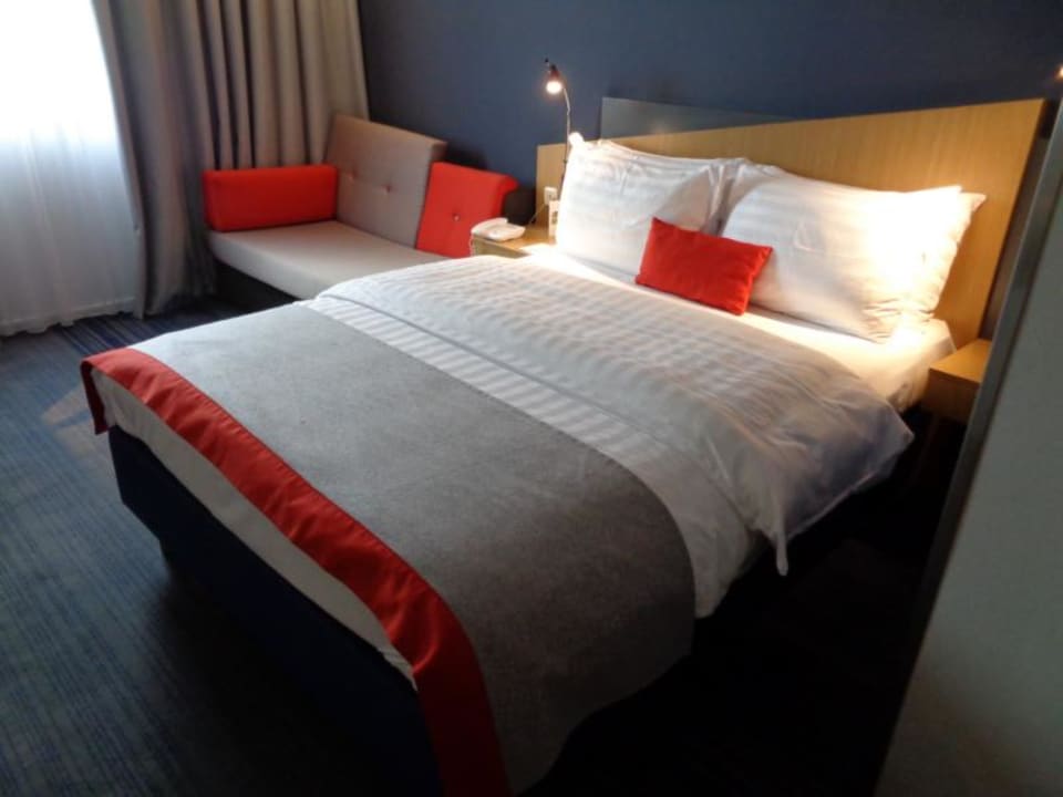 Zimmer Holiday Inn Express Frankfurt - Airport