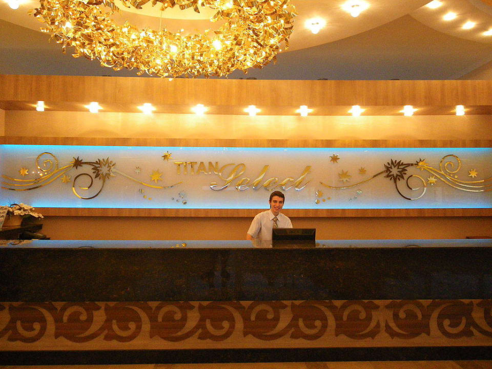 Lobbybereich, verändert auch die Farben Solivia Hotel