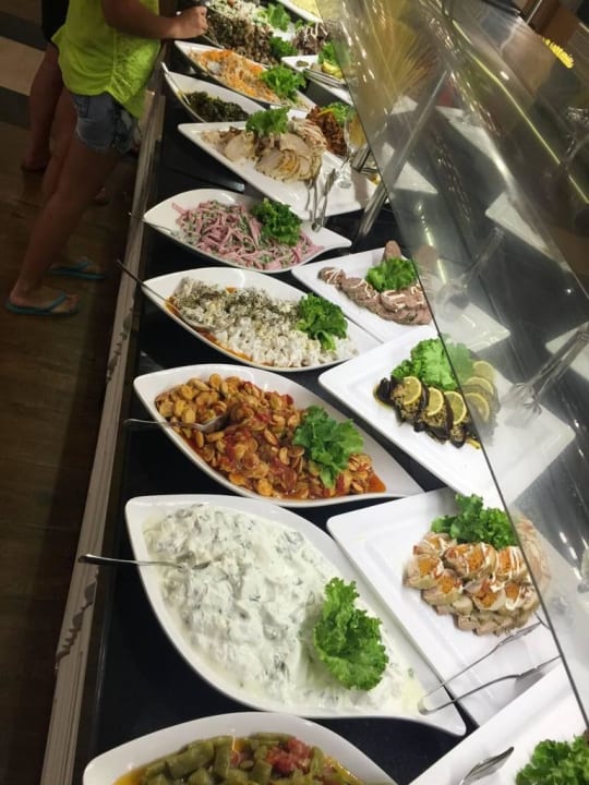 Täglich viel Auswahl und immer lecker LRS Port River Hotel & Spa