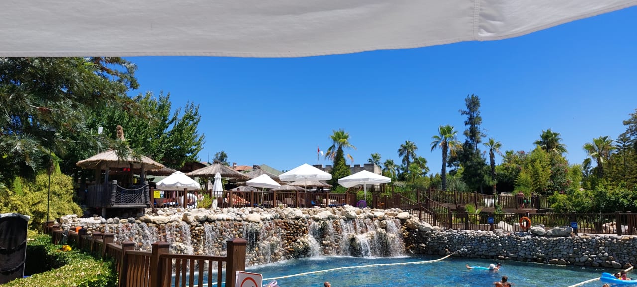 Pool Club Grand Side