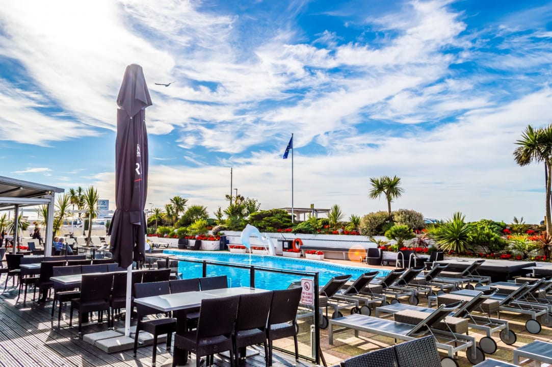 Pool Cumberland Hotel