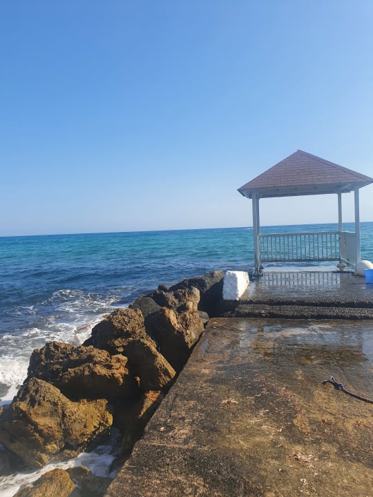 Strand Alexander Beach Hotel & Village Resort