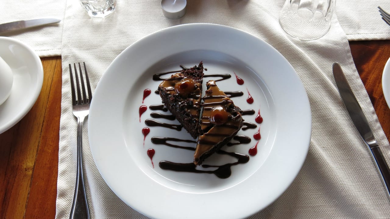 Kleine Aufmerksamkeit zu meinem Geburtstag Hotel Ficus Sunset Suites