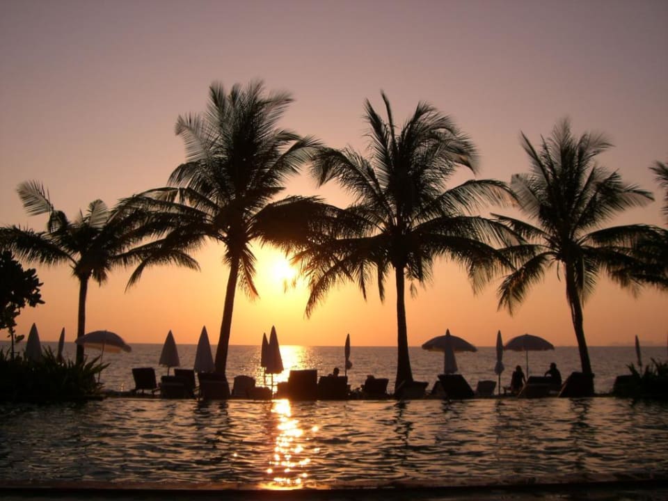 Sonnenuntergang Am Pool Hotel Lanta Casuarina Beach Resort Long Beach • Holidaycheck Koh